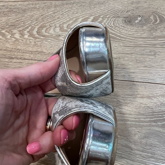 GUESS Gwaerra snake skin slingback high heel peep toe shoes - Picture 10 of 15